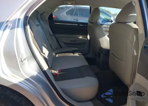 2008 Chrysler 300 Touring z USA, uszkodzony, nr VIN 2C3LA53G48H268495